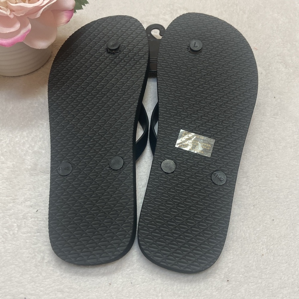 TRUE RELIGION Men’s Size 10 Flip Flops NWT - Picture 4 of 4